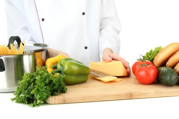 Kucharz przy pracy w kuchni